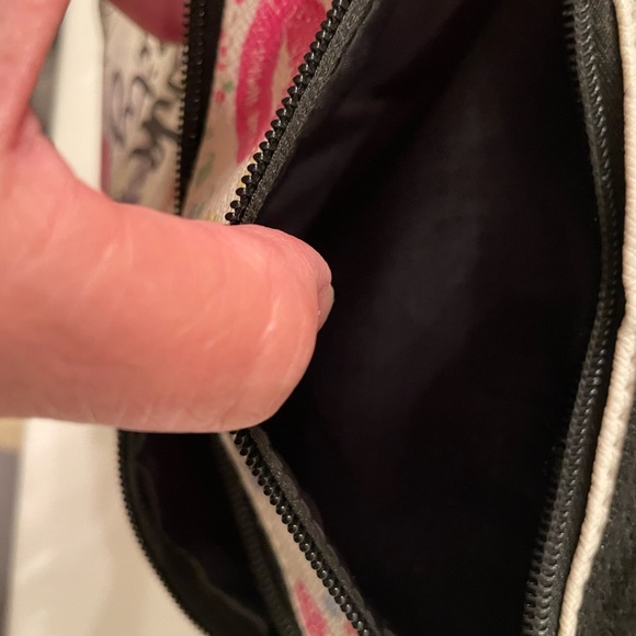 Cute glam so chic mini crossbody - Picture 6 of 9